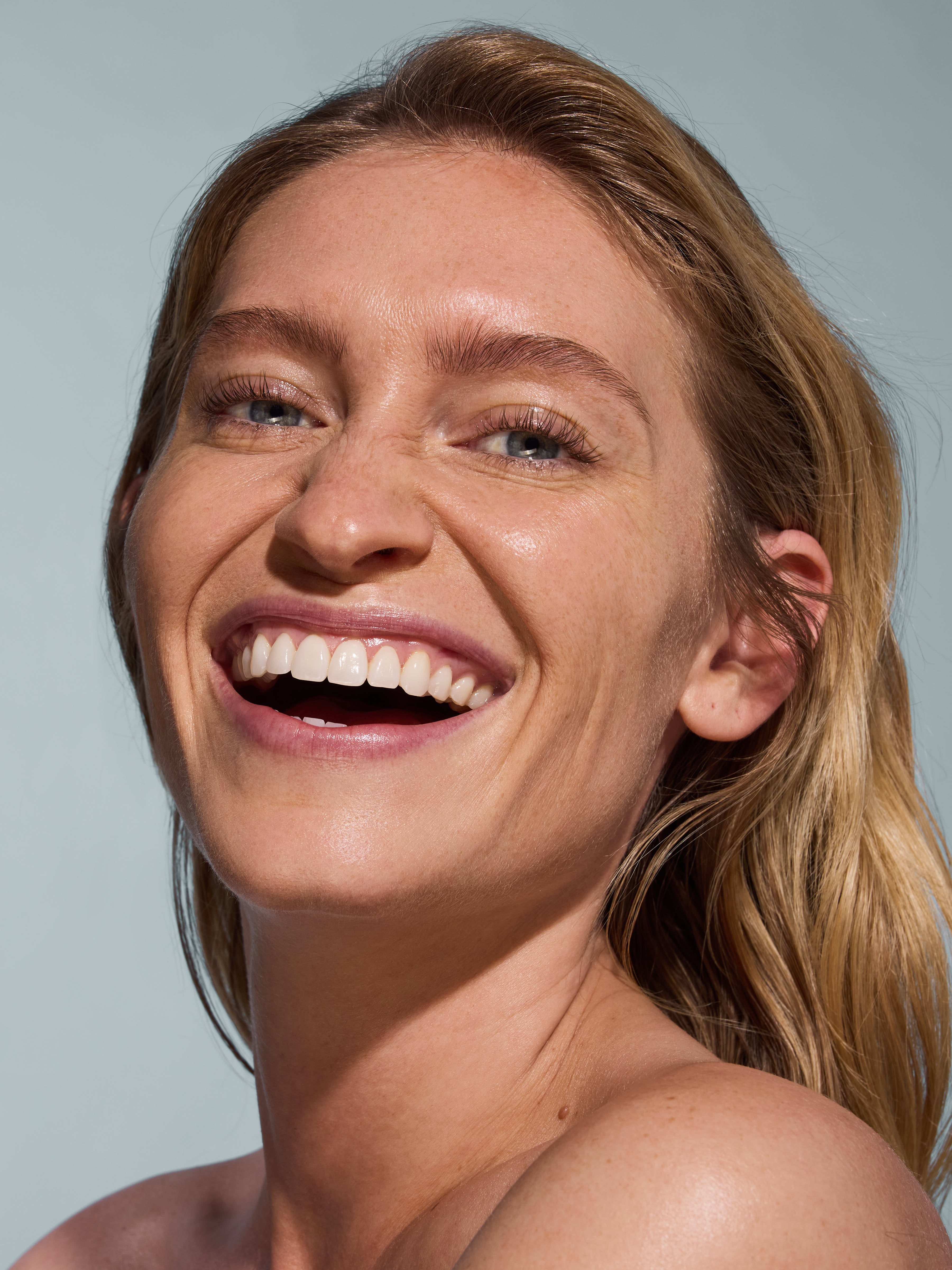 Two models with natural lash looks